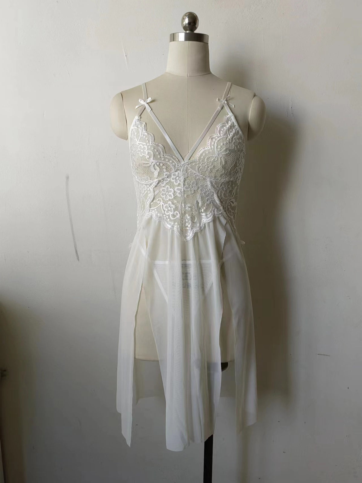 European and American Sexy Lingerie Wholesale Women's Sexy Lace Mesh Splicing Suspenders Slit Breast-Exposing Long Skirt Nightgown